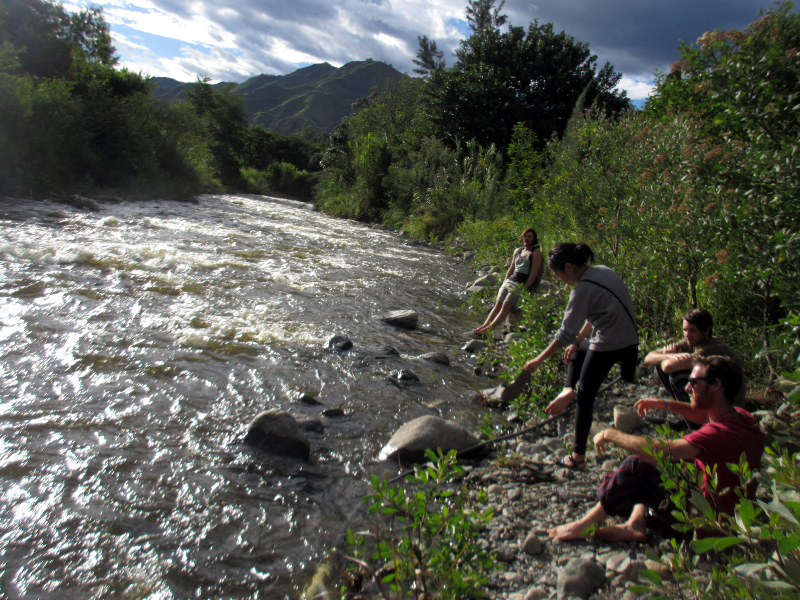 Travelers enjoy the pulsating river while being immersed in Andean nature.