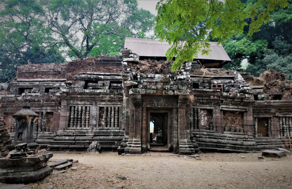 Temple ruins at Vat Phu or the mountain temple in Champasak, southern Laos. In Post: Khmer Hindu Time Travel at the Ruins of Vat Phu.